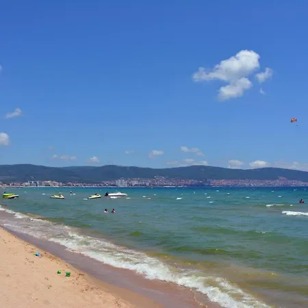 Otel Lotus Family - Free Parking Sunny Beach