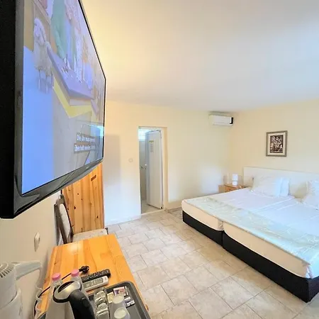 Hotel Lotus Family - Free Parking Sunny Beach