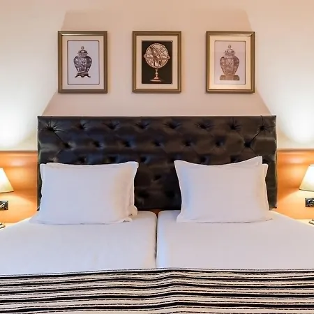 Lotus Family - Free Parking