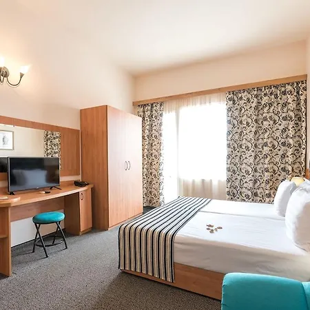 Otel Lotus Family - Free Parking Sunny Beach