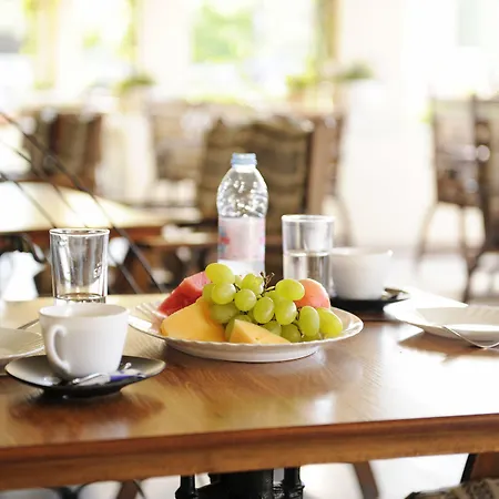 Lotus Family - Free Parking Otel 3*