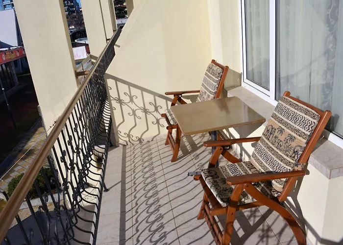 Lotus Family - Free Parking