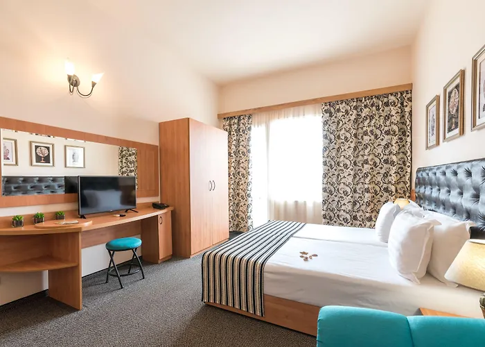 Hotel Lotus Family - Free Parking