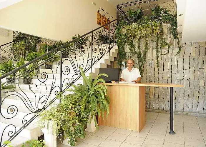 Hotel Lotus Family - Free Parking 3*