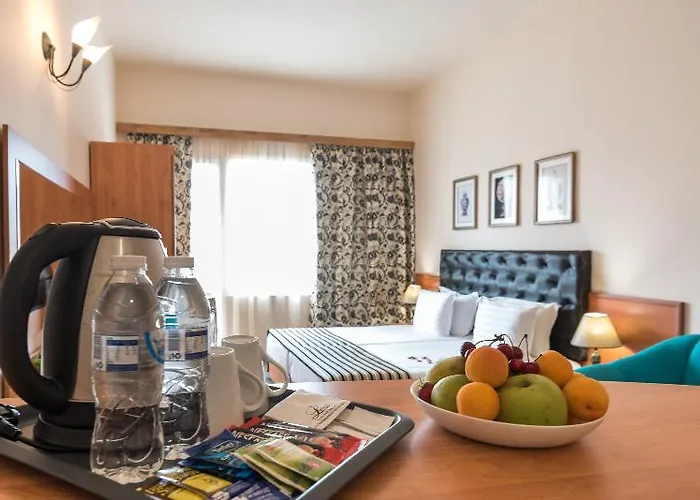 Lotus Family - Free Parking