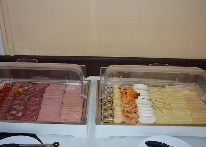 Hotel Lotus Family - Free Parking