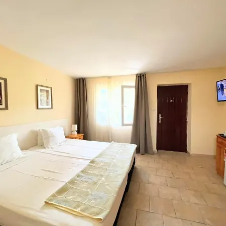 Lotus Hotel 3*