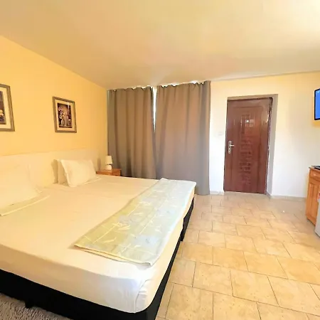 Lotus Hotel