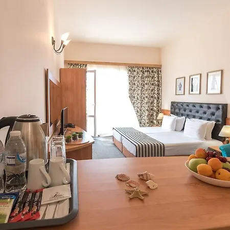 Lotus Family - Free Parking Hotel
