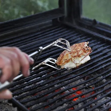 Lotus Family - Free Parking