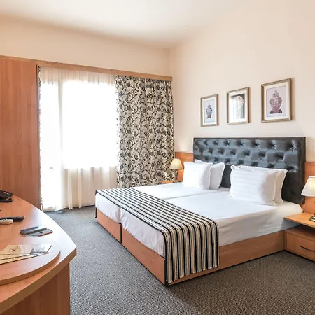 Hotel Lotus Family - Free Parking