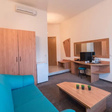 Lotus Family - Free Parking Hotel