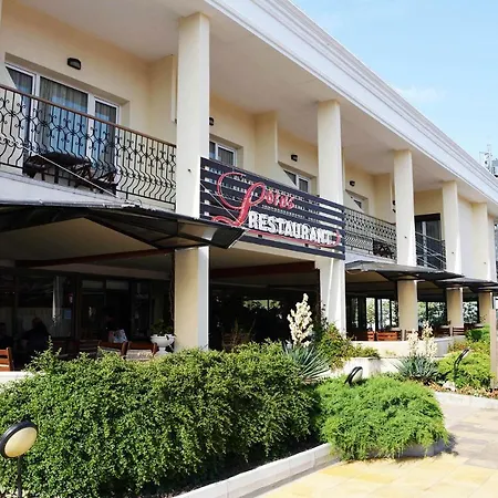 Lotus Hotel 3*