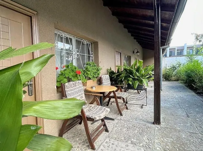 Hotel Lotus Family - Free Parking 3*