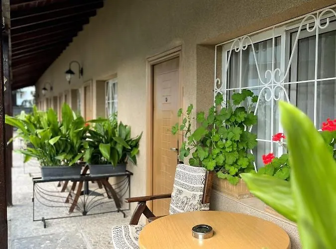 Hotel Lotus Family - Free Parking