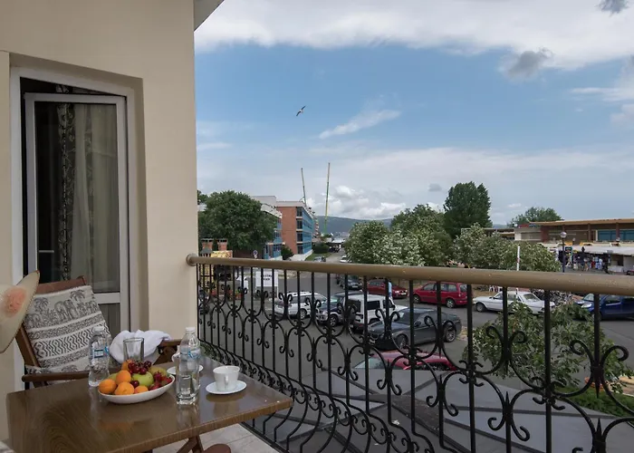 Готель Lotus Family - Free Parking Сонячний Берег