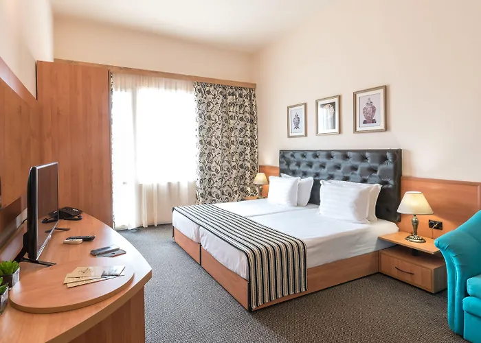 Hotel Lotus Family - Free Parking