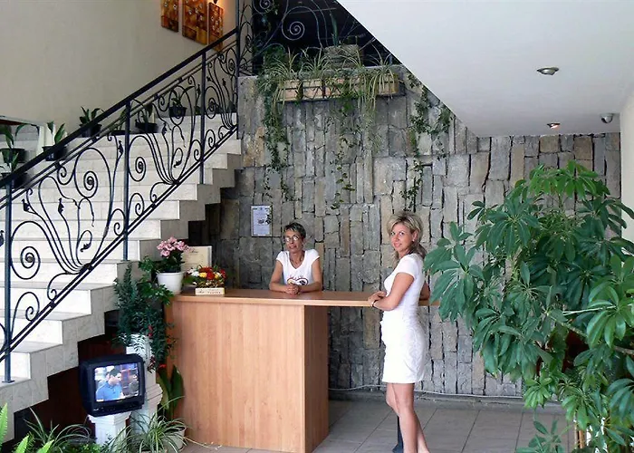 Hotel Lotus Family - Free Parking