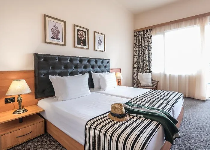 Hotel Lotus Family - Free Parking Sunny Beach