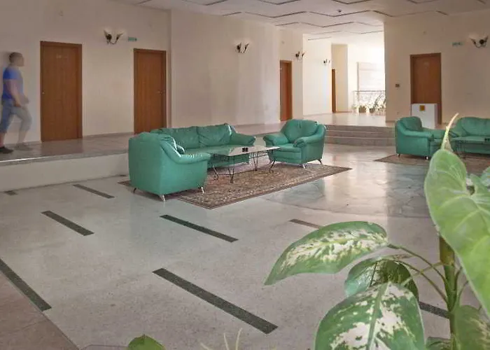 Lotus Family - Free Parking