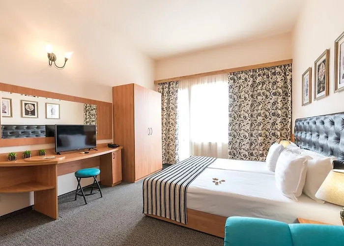 Готель Lotus Family - Free Parking Сонячний Берег