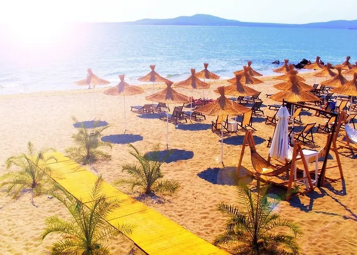 Lotus Family - Free Parking Готель 3*